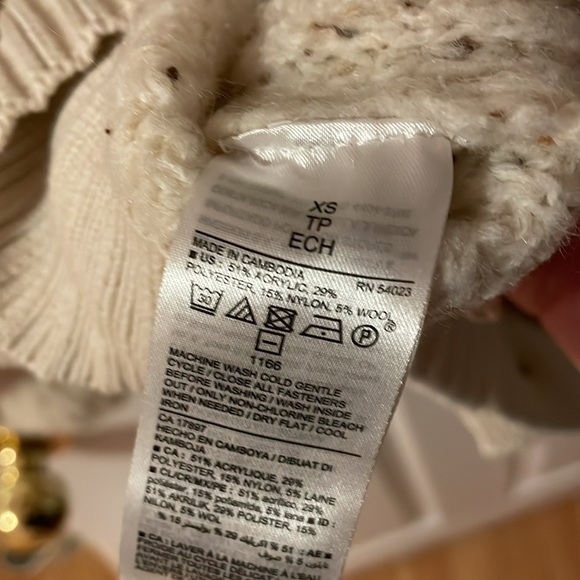 Old Navy Cardigan - Picture 4 of 4